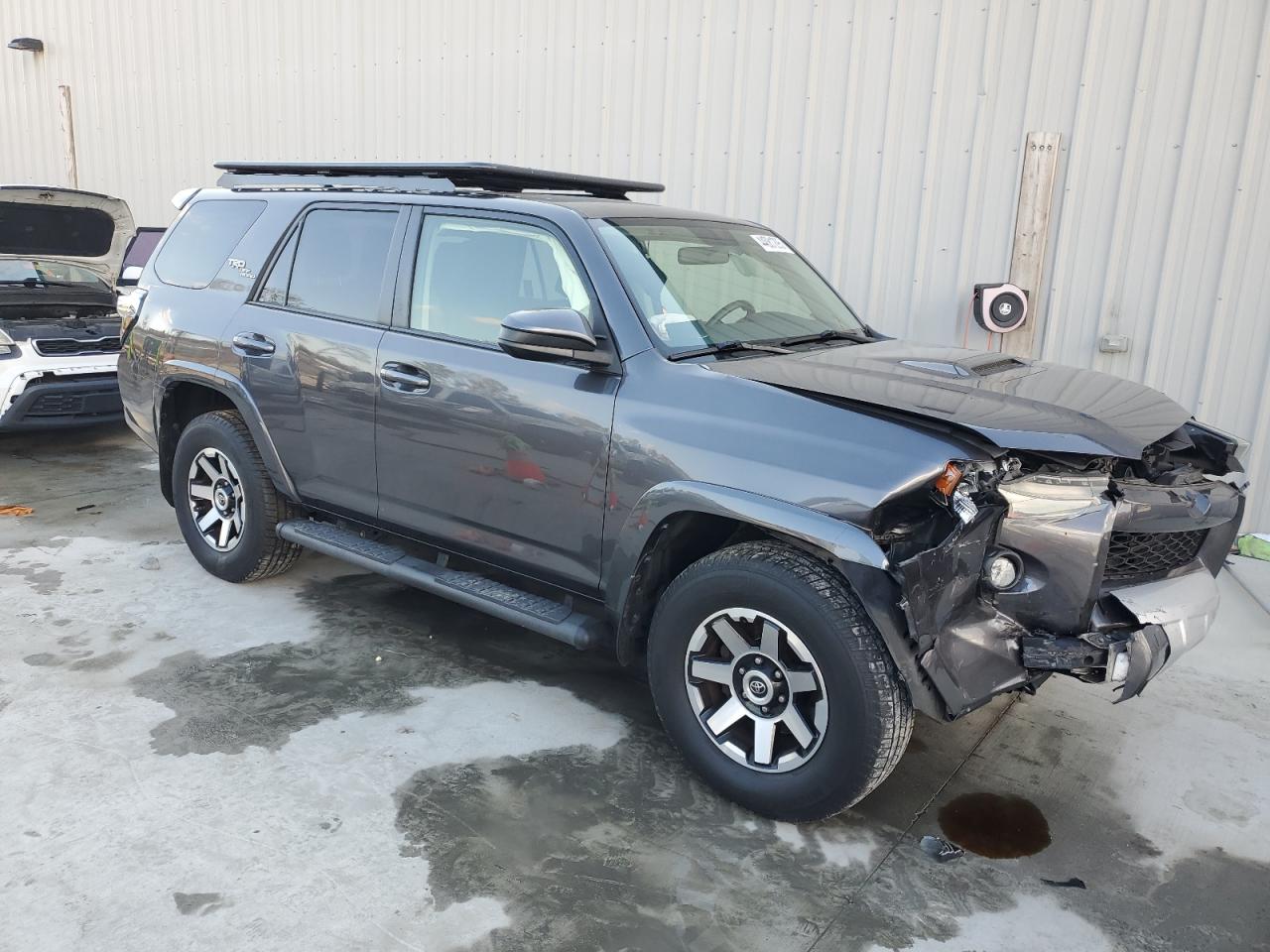 2017 Toyota 4Runner - Image 4