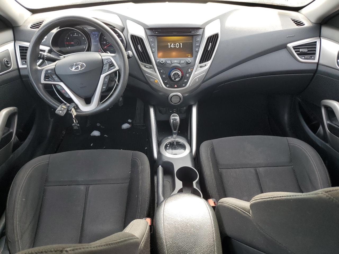2016 Hyundai Veloster - Image 8