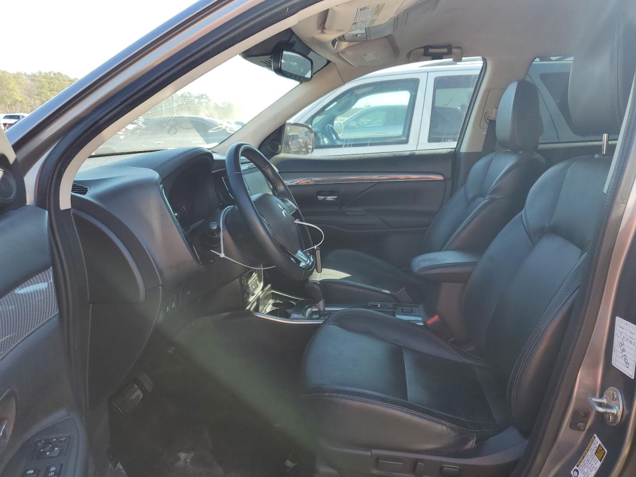 2020 Mitsubishi Outlander - Image 7