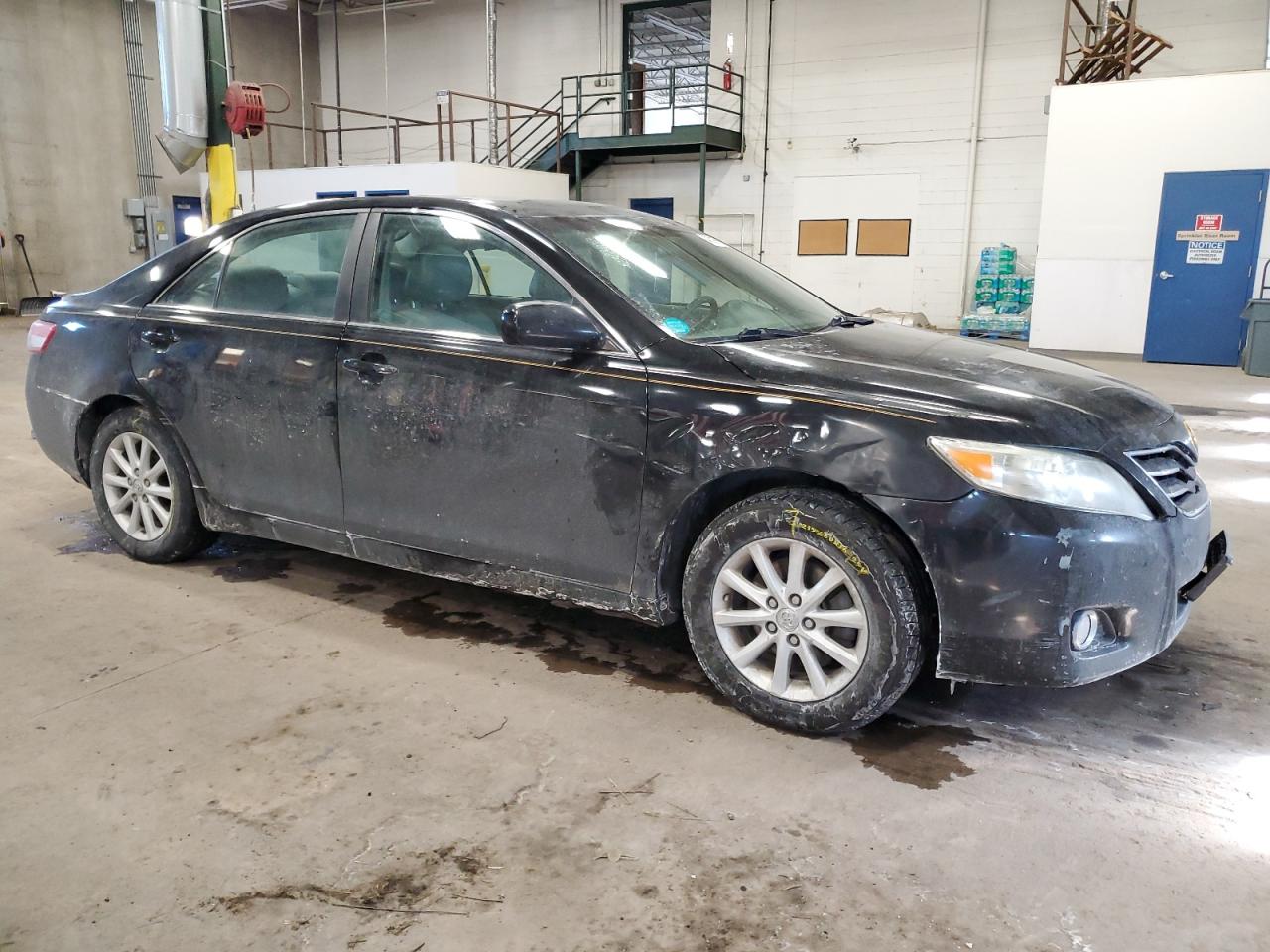 2010 Toyota Camry - Image 4
