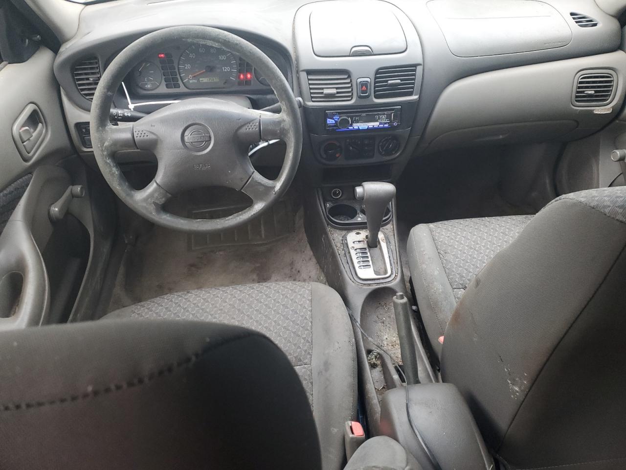 2001 Nissan Sentra - Image 8