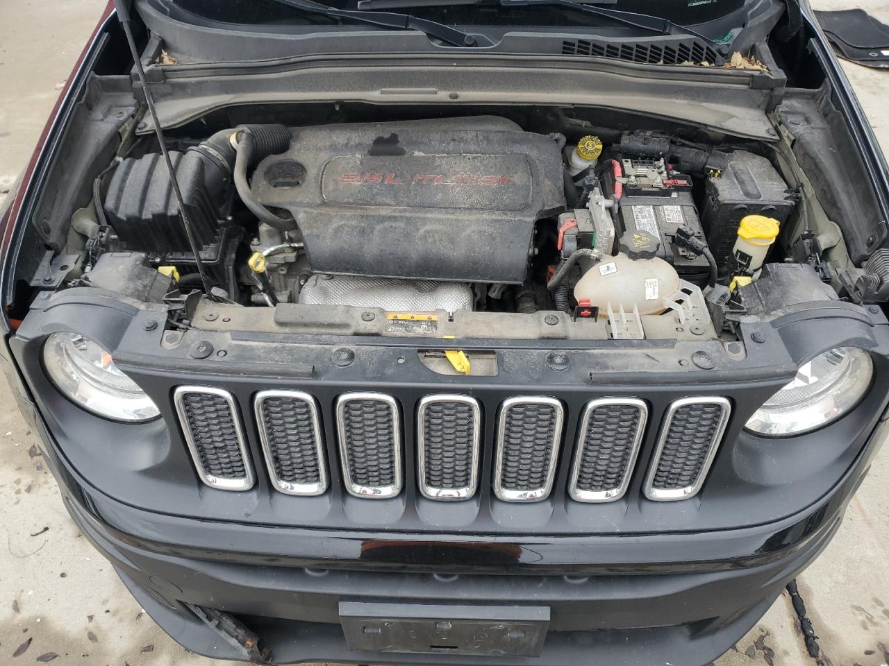 2017 Jeep Renegade - Image 12