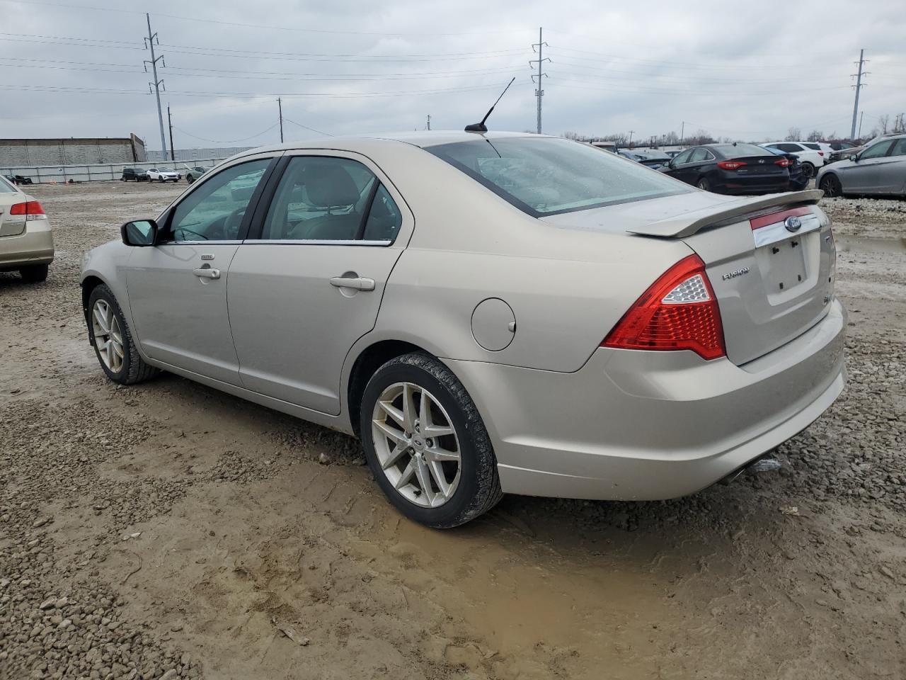 2010 Ford Fusion - Image 2