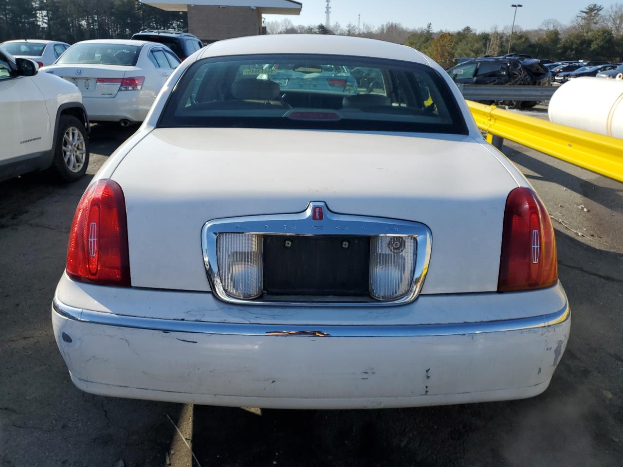 2000 Lincoln Town Car - Image 6