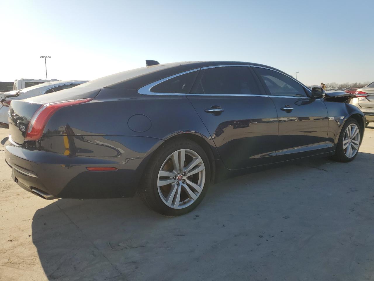 2017 Jaguar XJ - Image 3