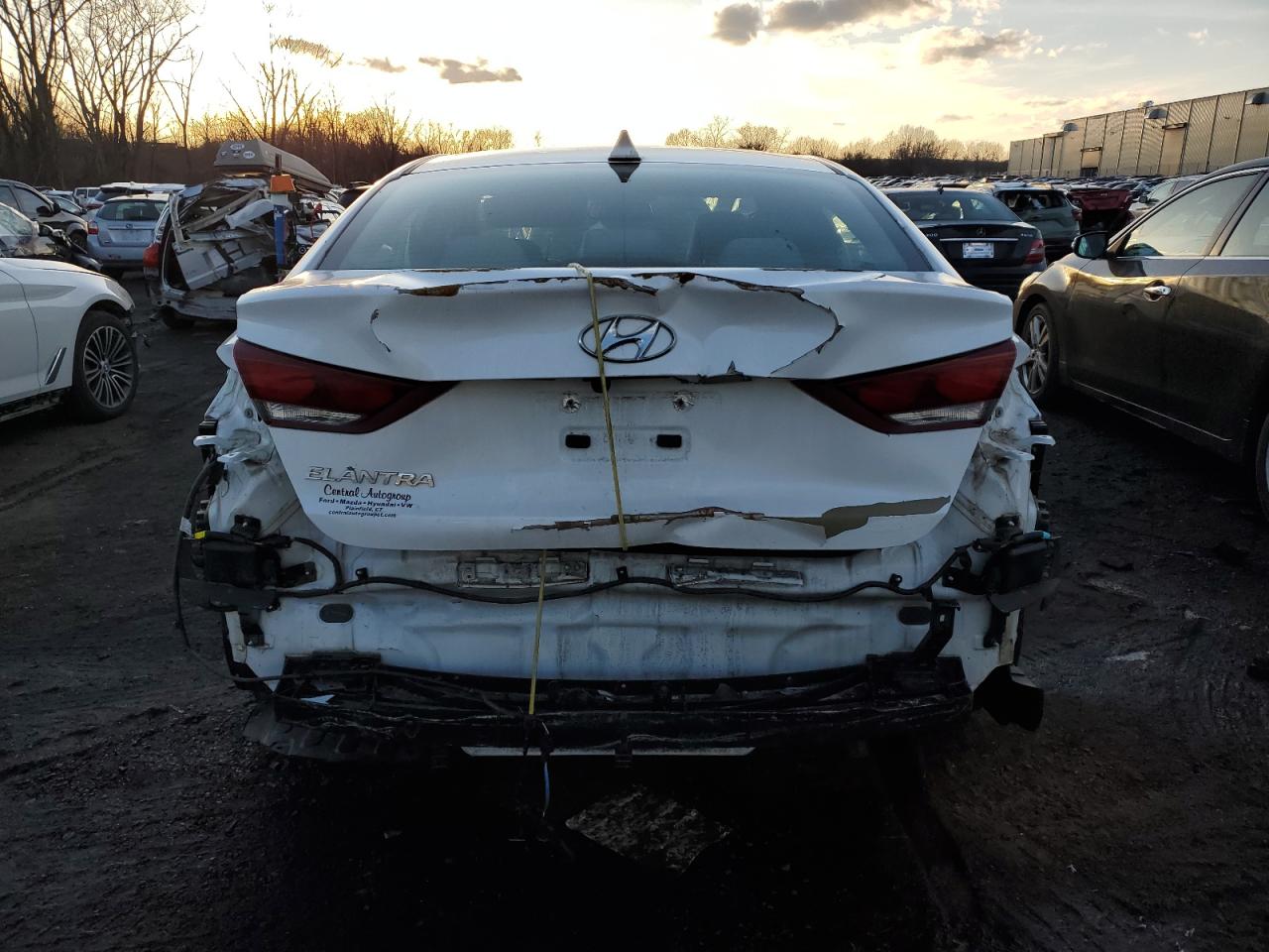 2018 Hyundai Elantra - Image 6