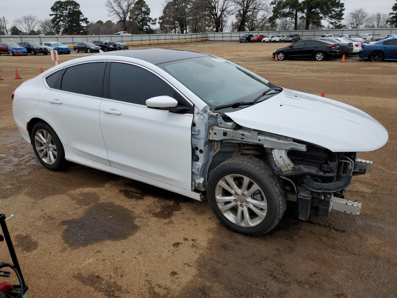 2016 Chrysler 200 - Image 4