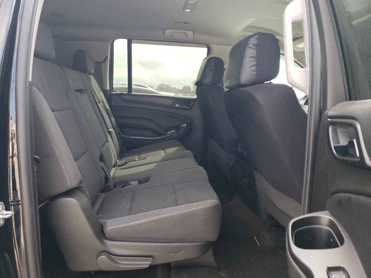 2016 Chevrolet Suburban - Image 11