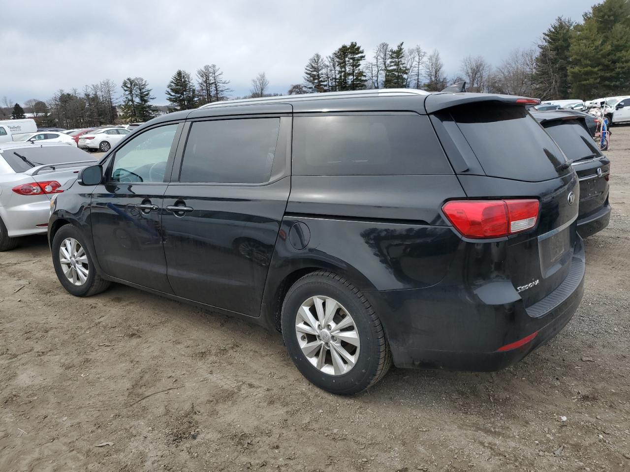 2015 Kia Sedona - Image 2
