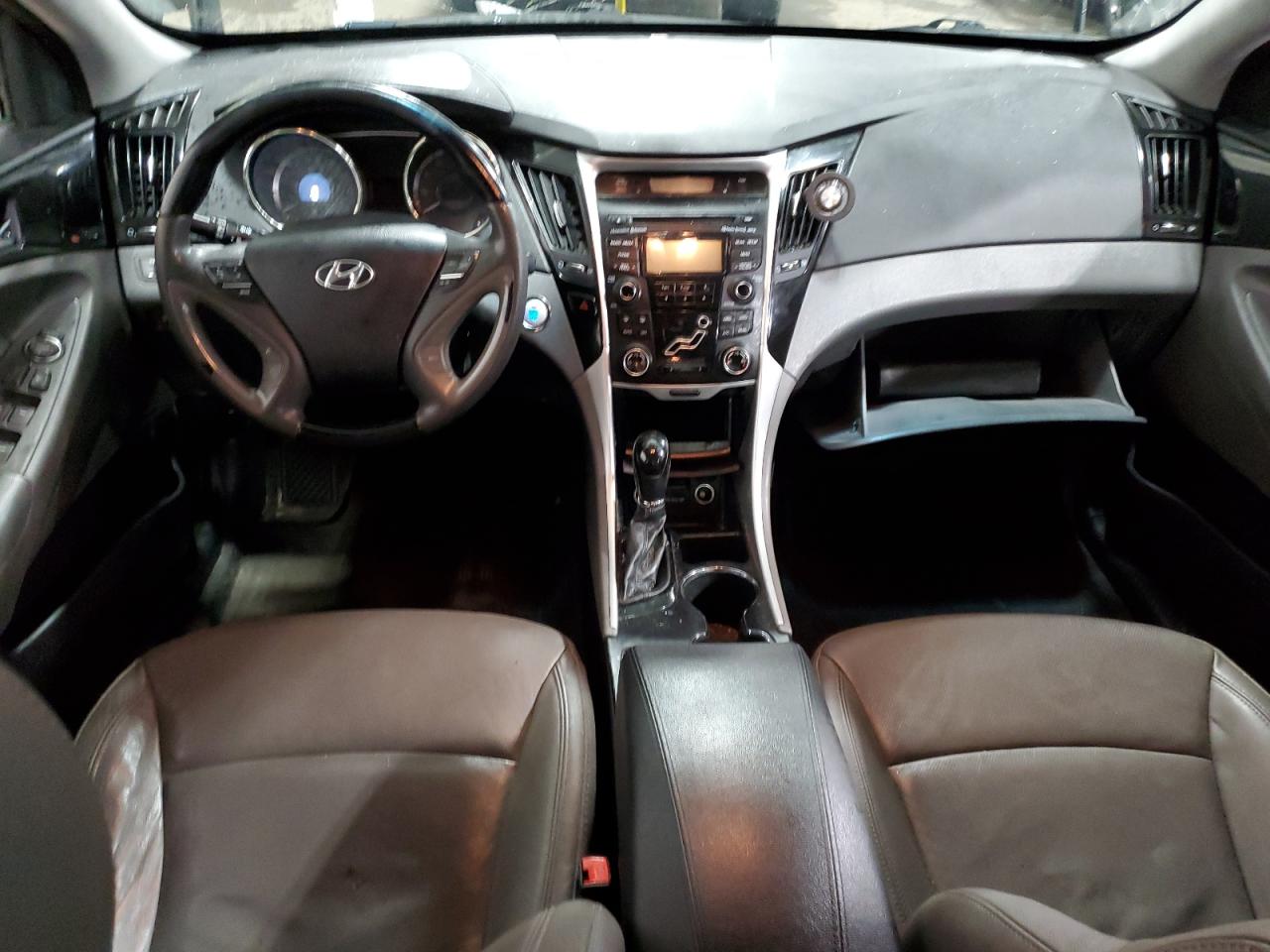 2012 Hyundai Sonata - Image 8