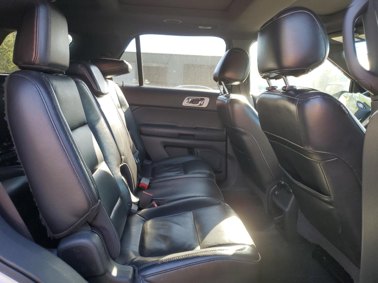 2011 Ford Explorer - Image 11