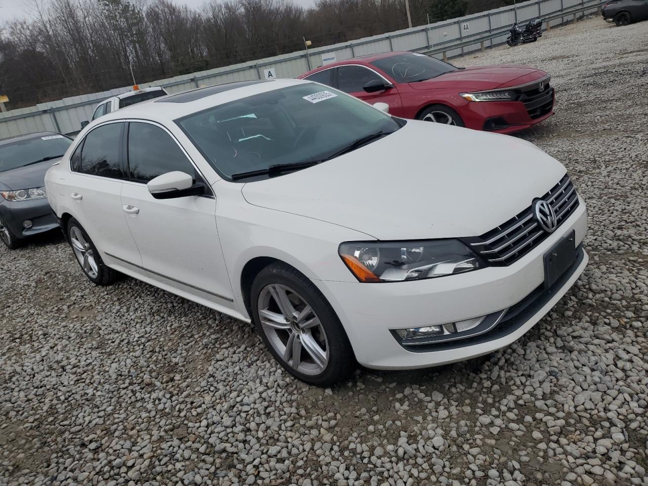 2015 Volkswagen Passat - Image 4