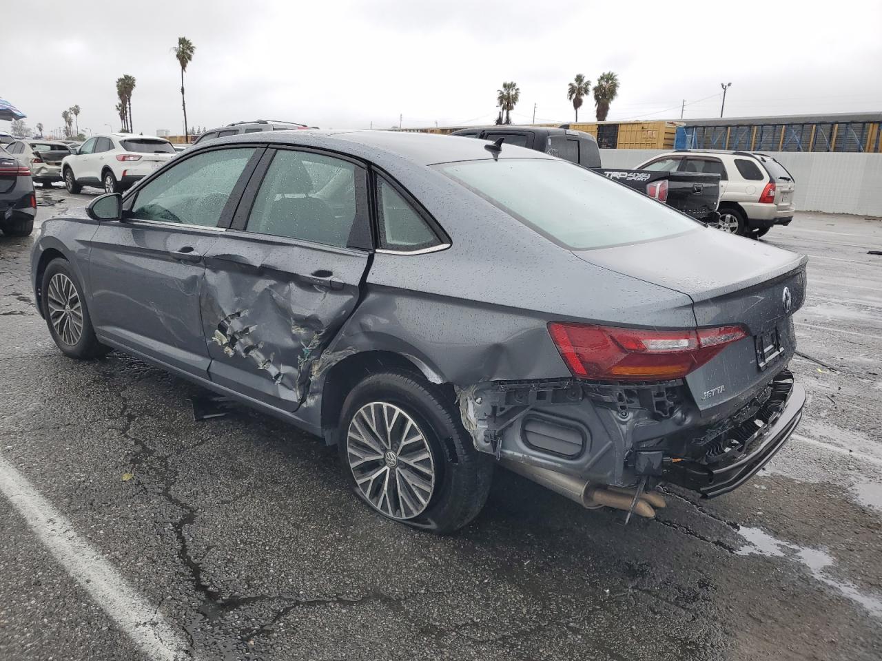 2019 Volkswagen Jetta - Image 2