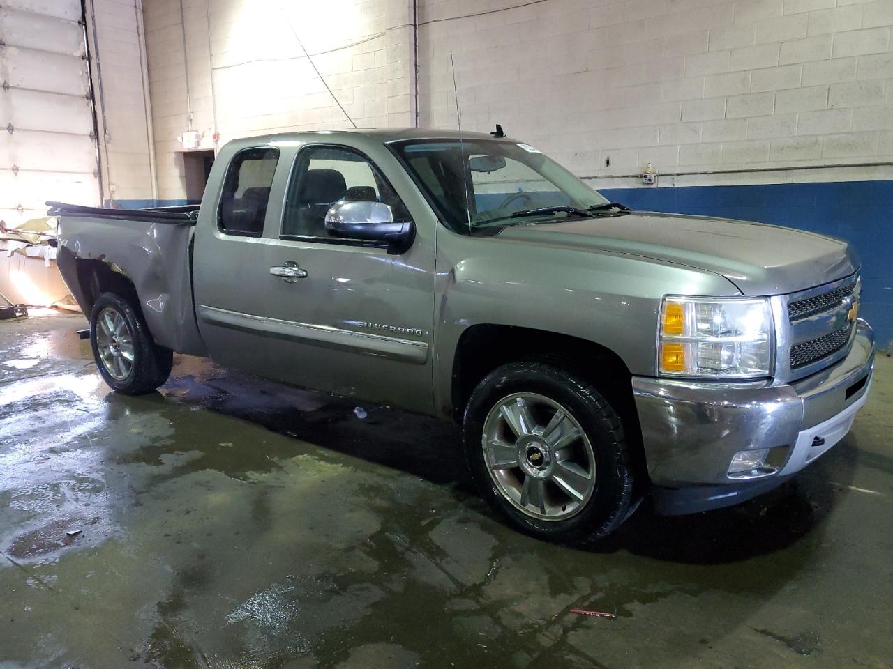 2013 Chevrolet Silverado - Image 4