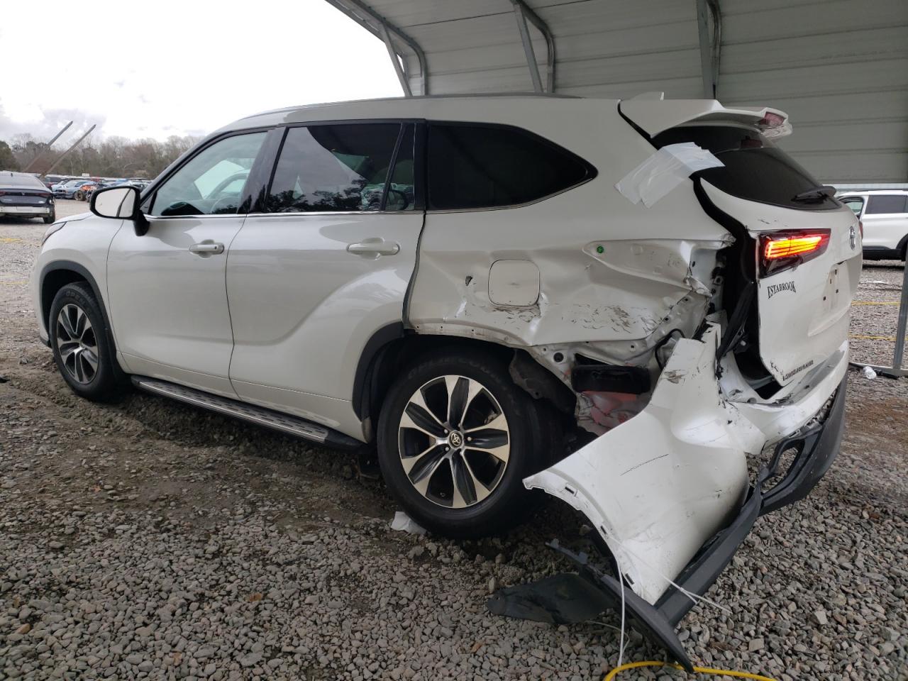 2021 Toyota Highlander - Image 2