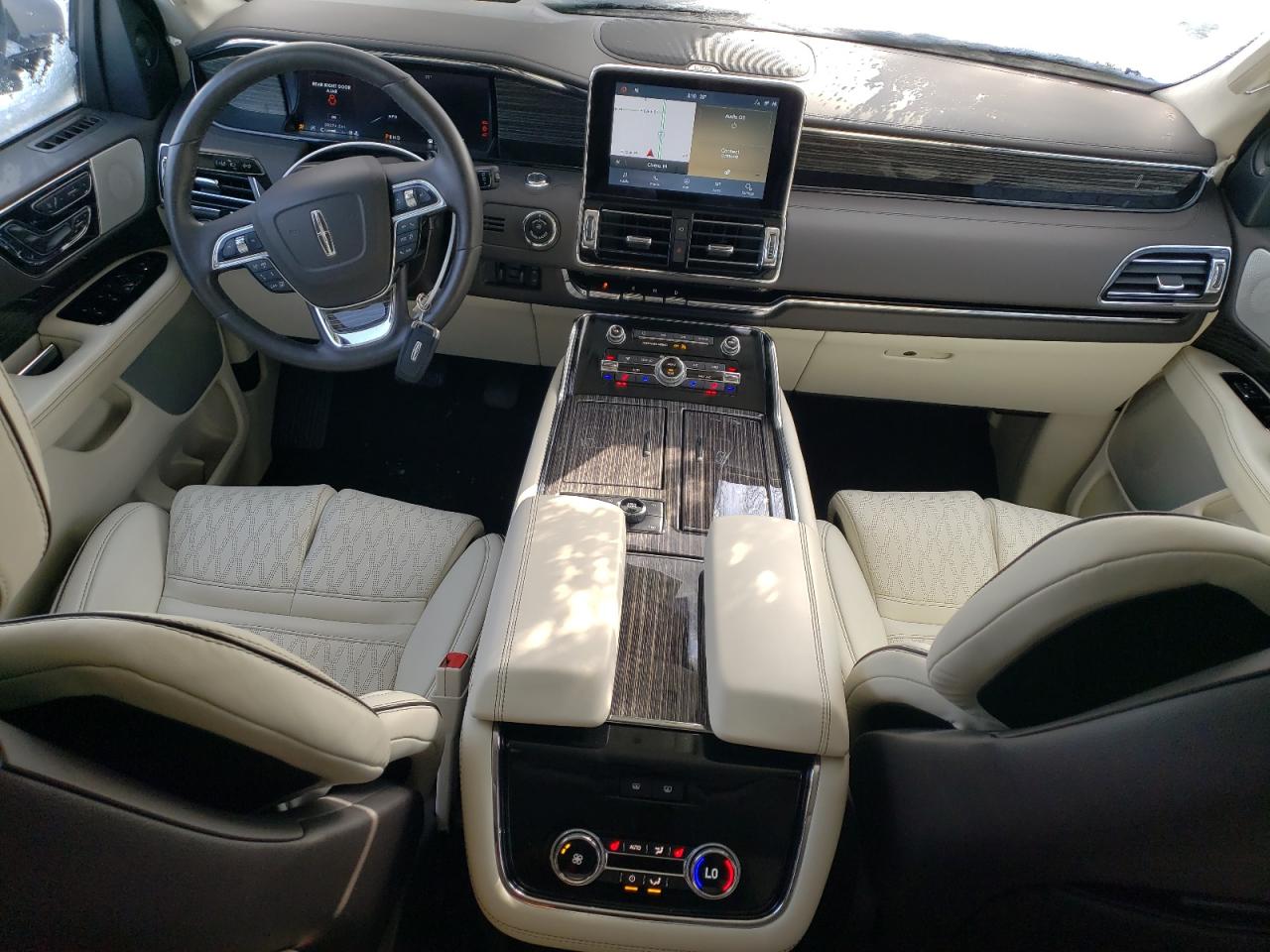 2021 Lincoln Navigator - Image 8