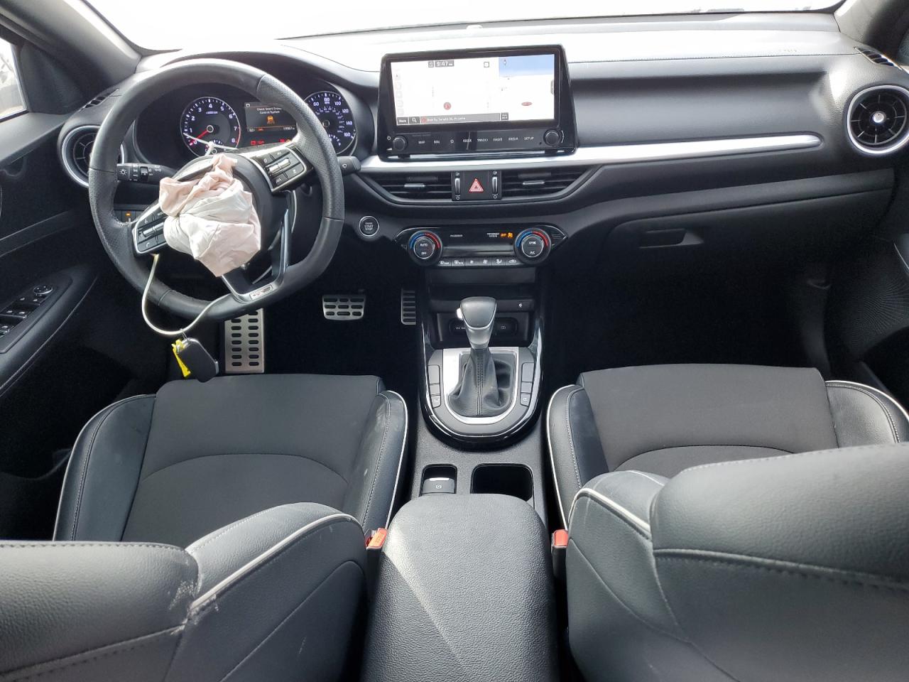 2023 Kia Forte - Image 8