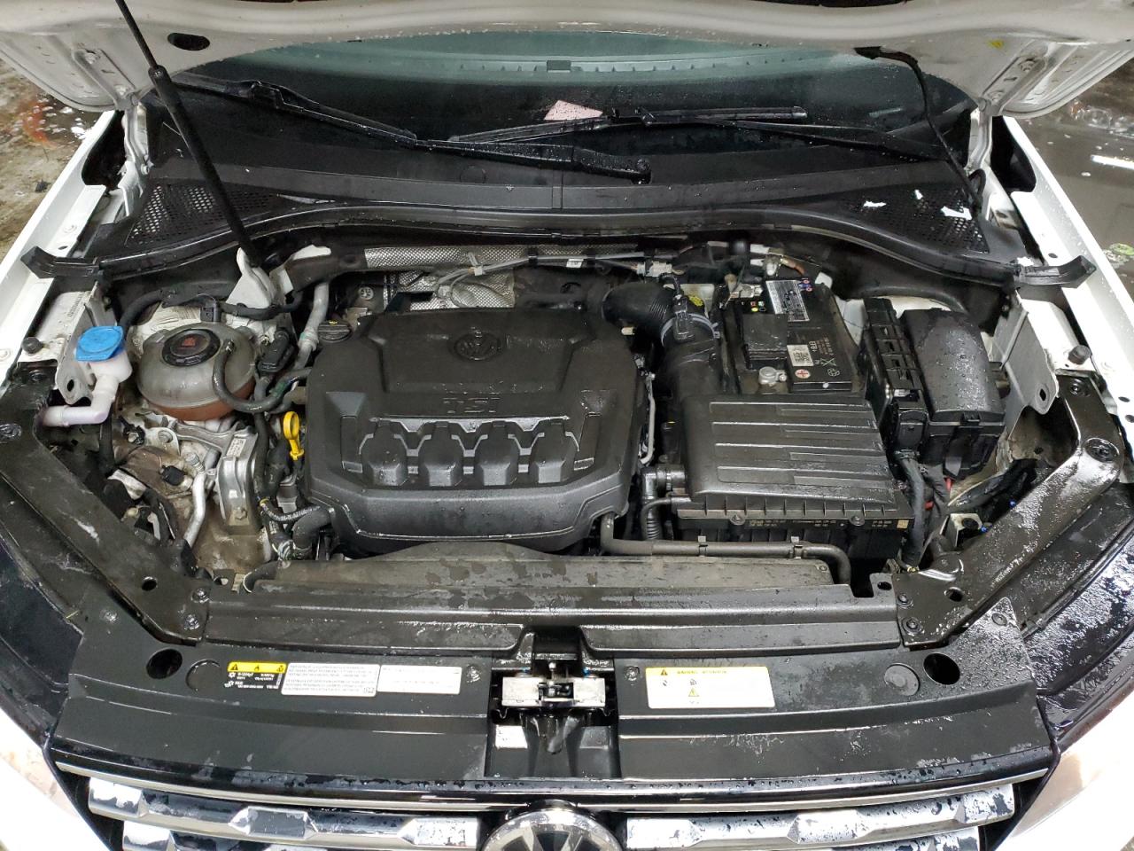 2021 Volkswagen Tiguan - Image 12