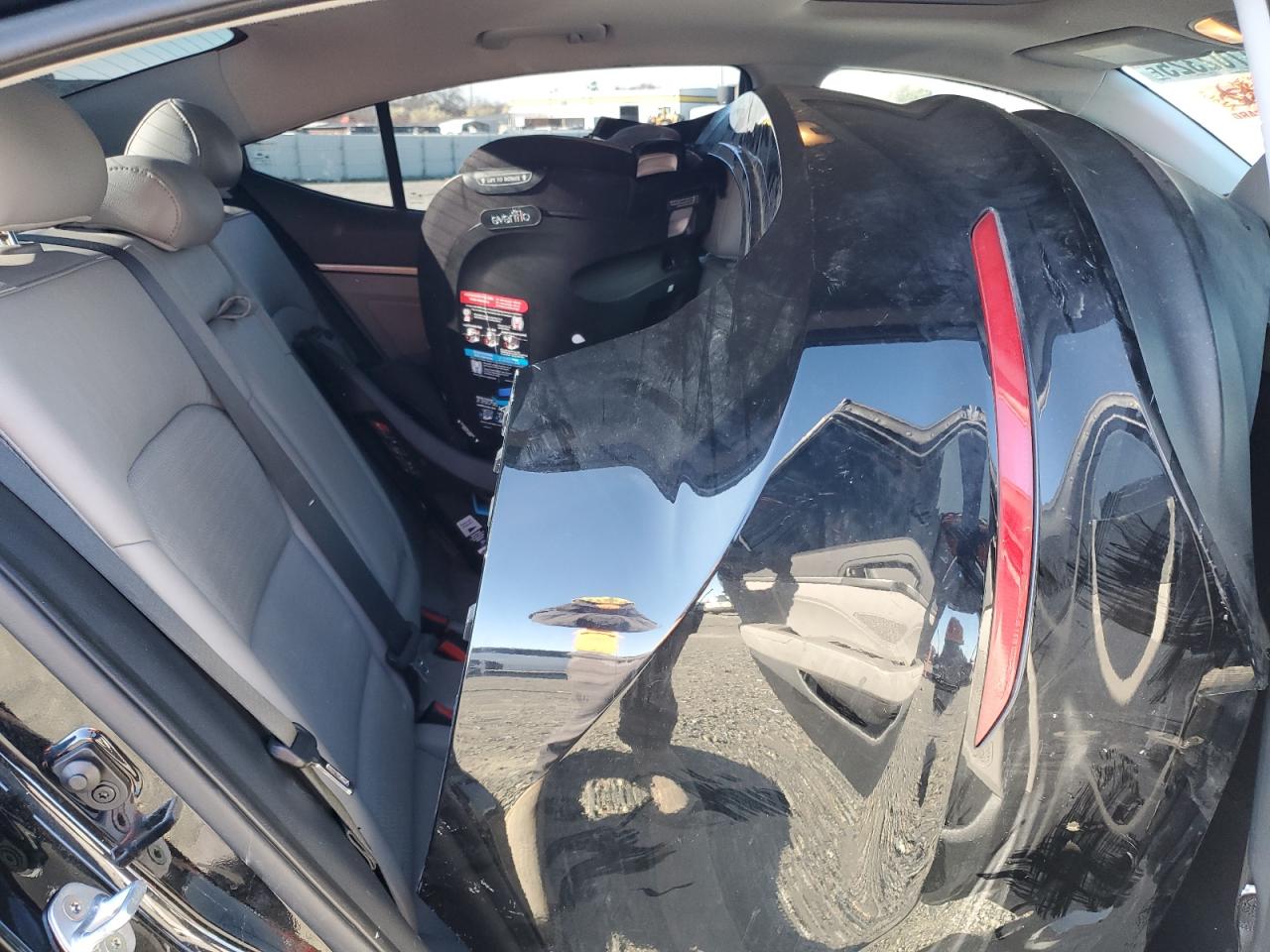 2017 Hyundai Elantra - Image 10