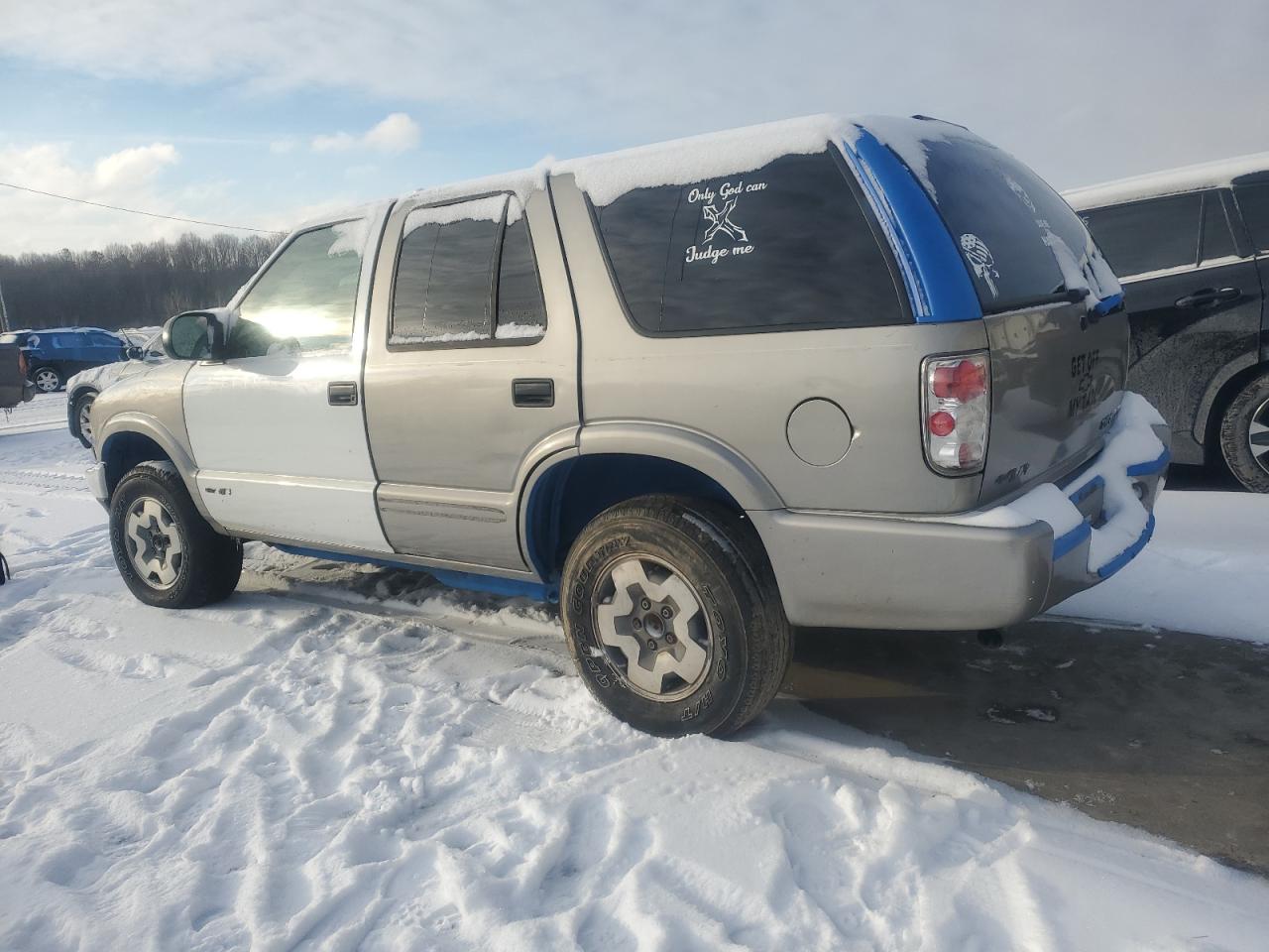 2003 Chevrolet Blazer - Image 2