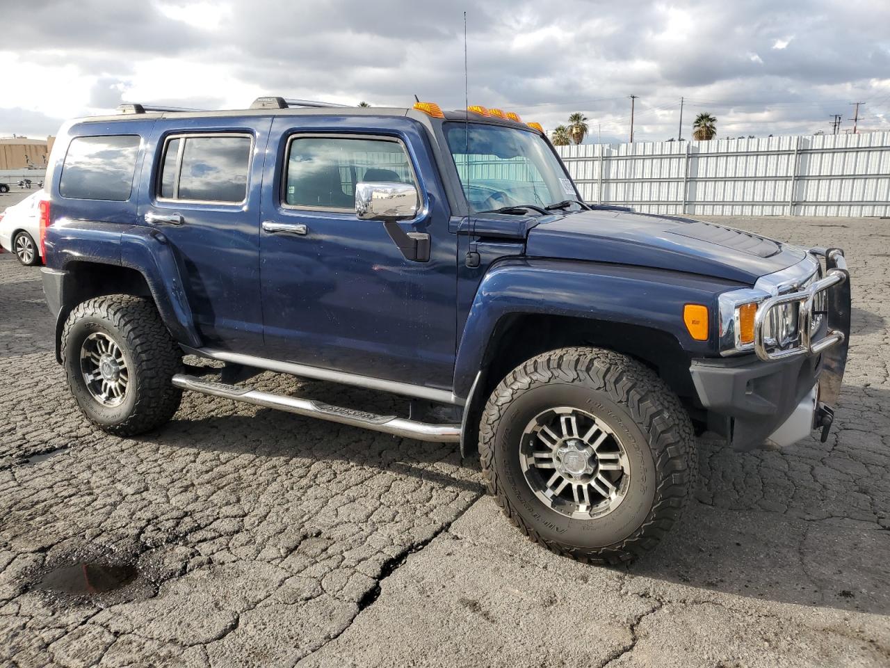 2008 Hummer H3 - Image 4