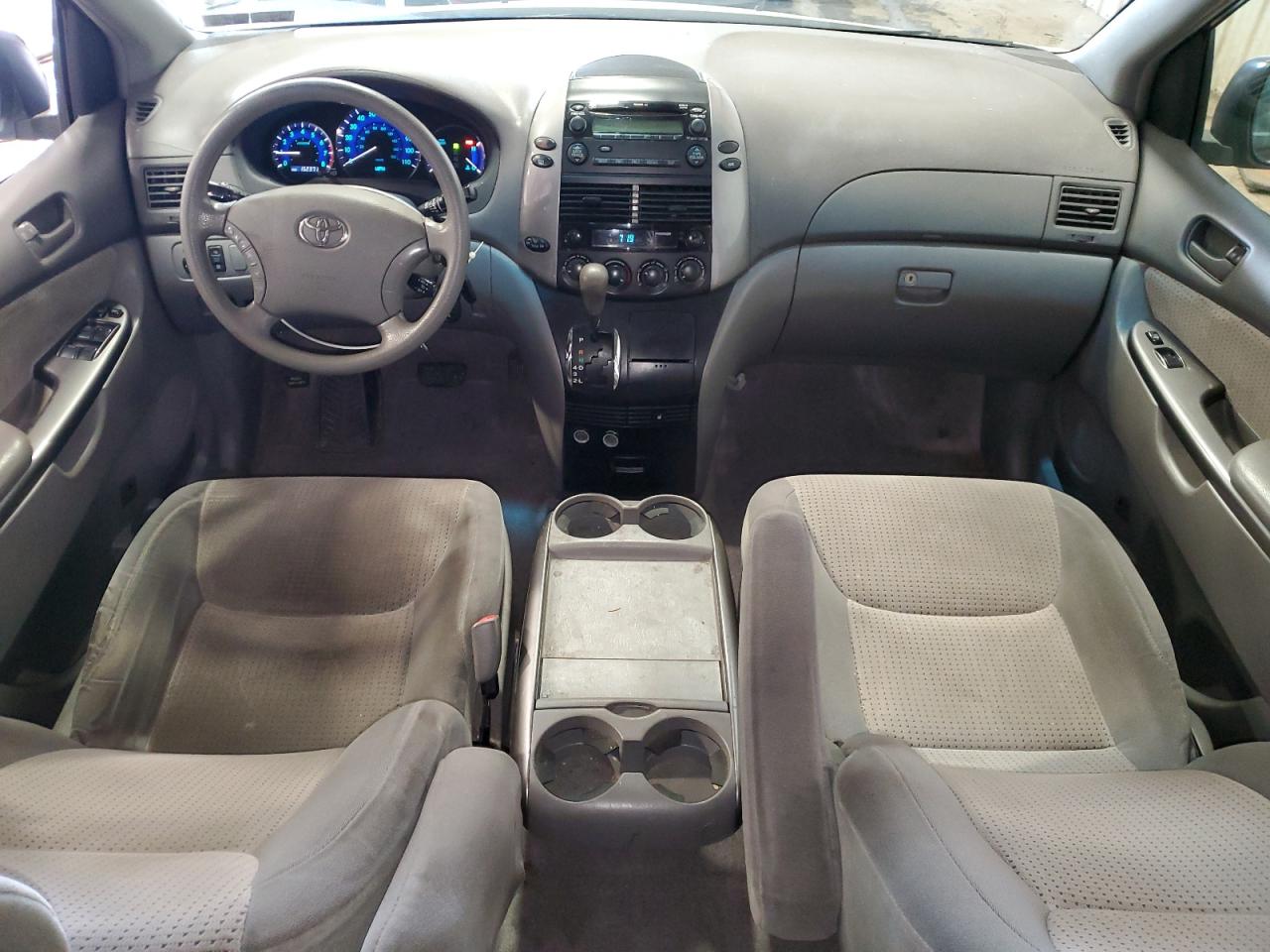 2007 Toyota Sienna - Image 8