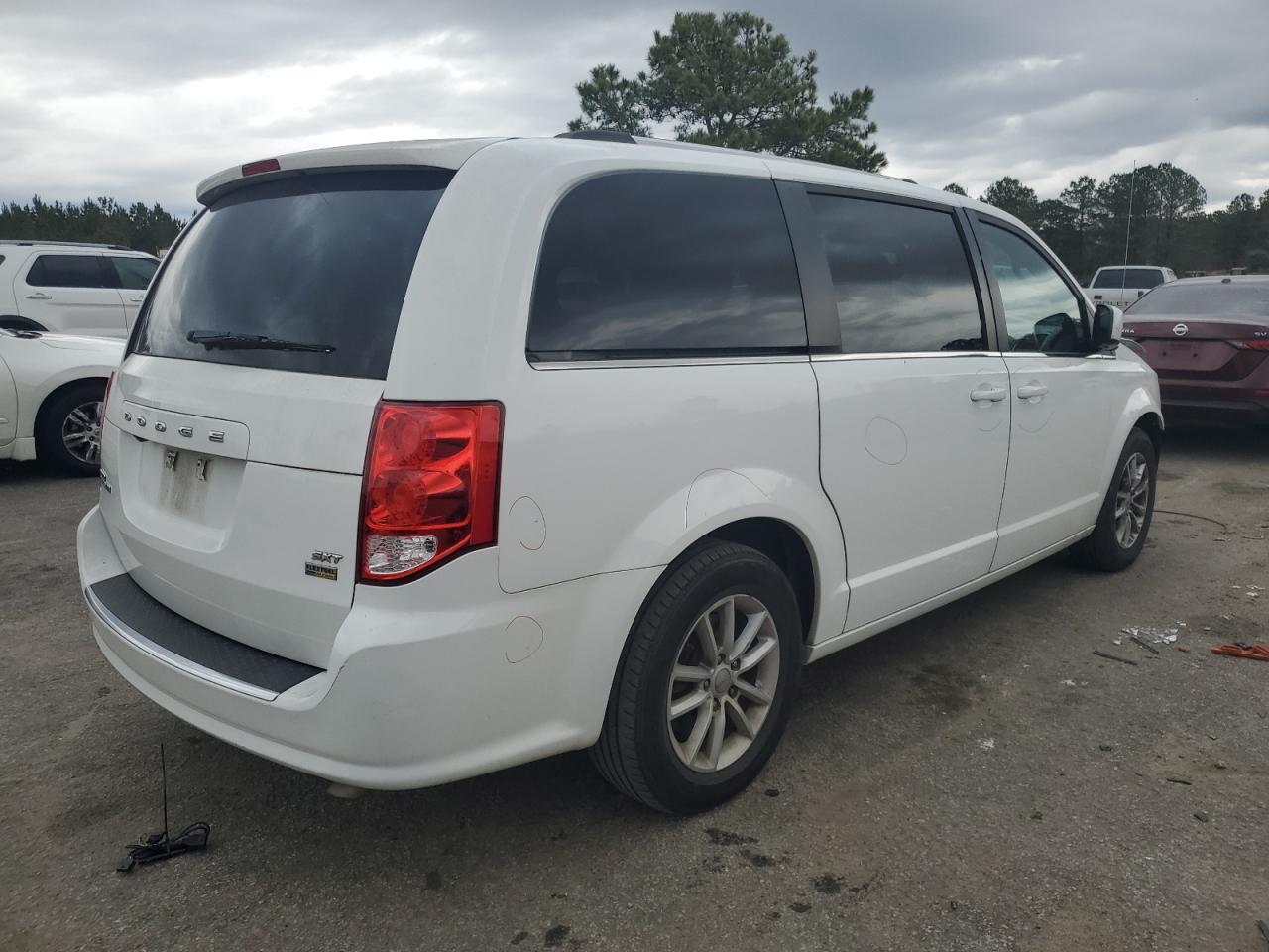 2019 Dodge Caravan - Image 3