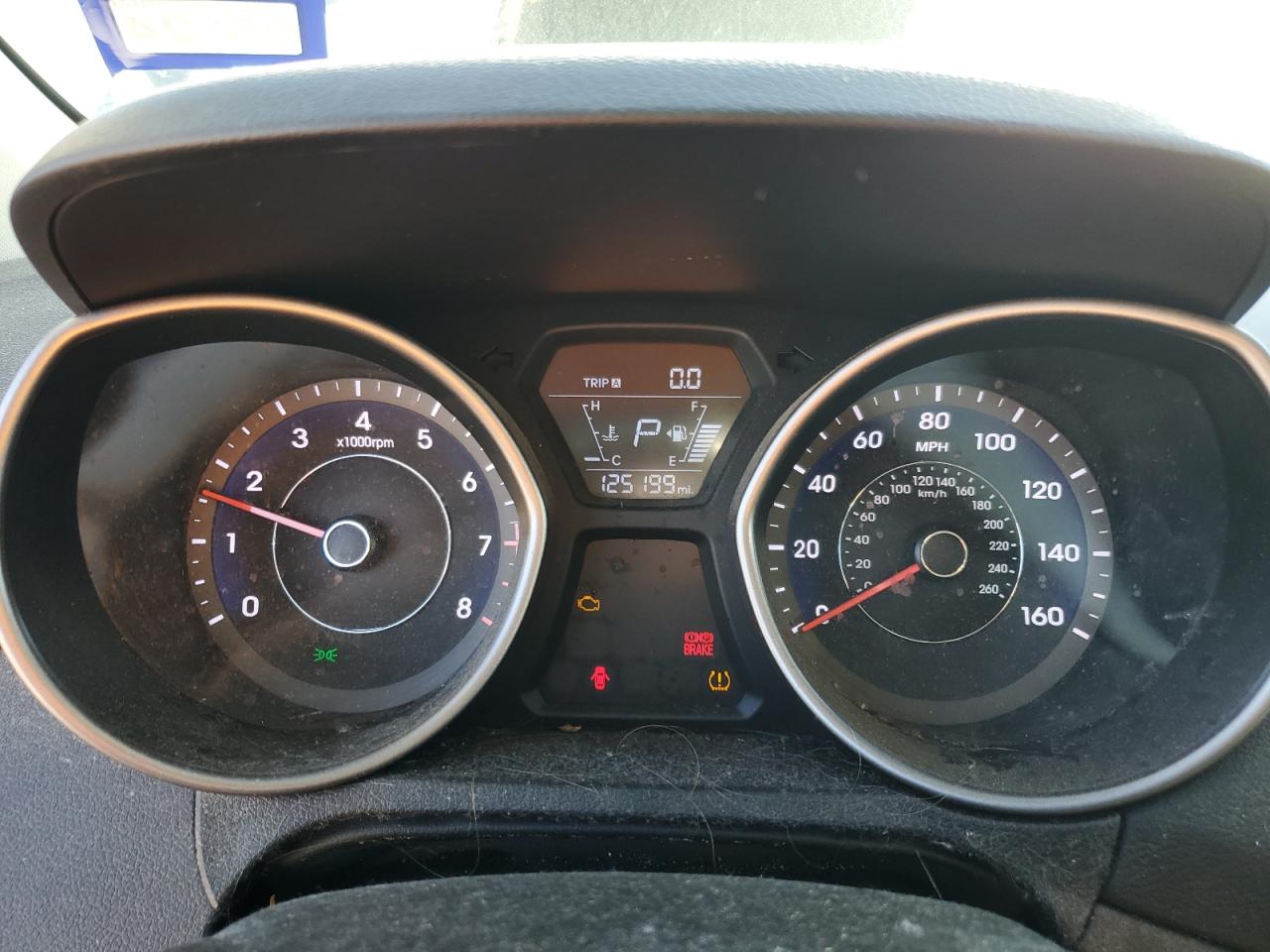 2015 Hyundai Elantra - Image 11