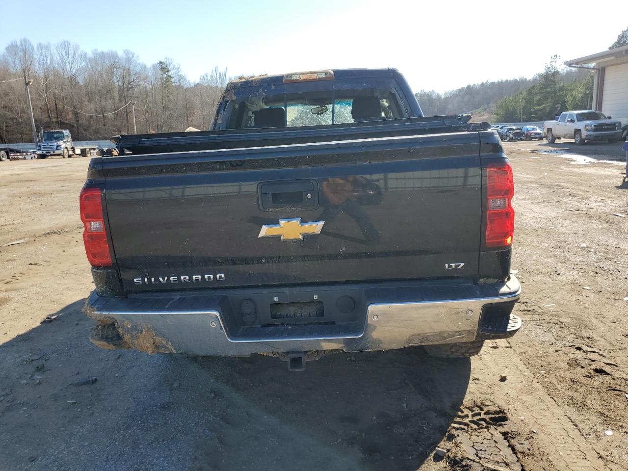 2015 Chevrolet Silverado - Image 6