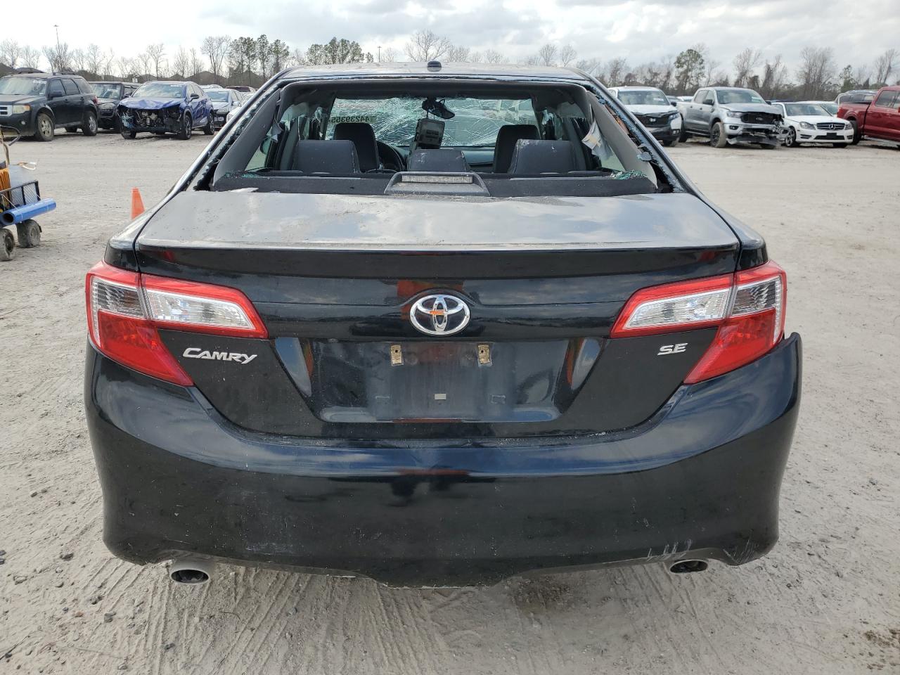 2014 Toyota Camry - Image 6