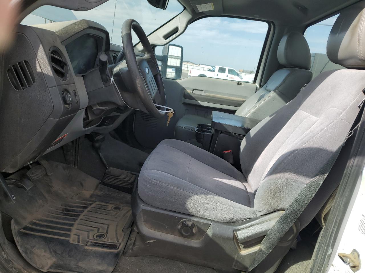 2012 Ford F450 - Image 7