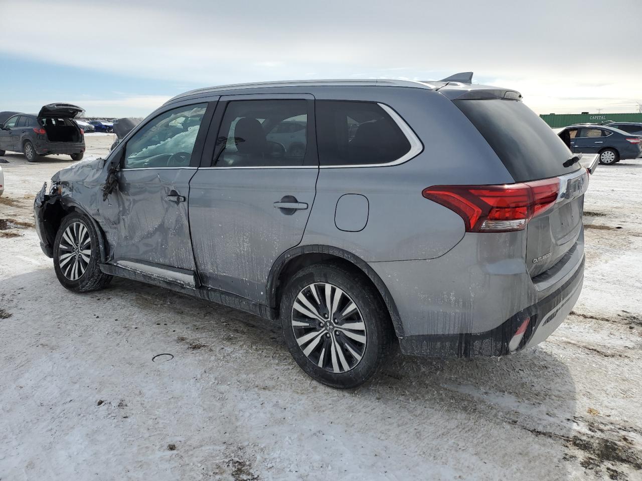 2020 Mitsubishi Outlander - Image 2