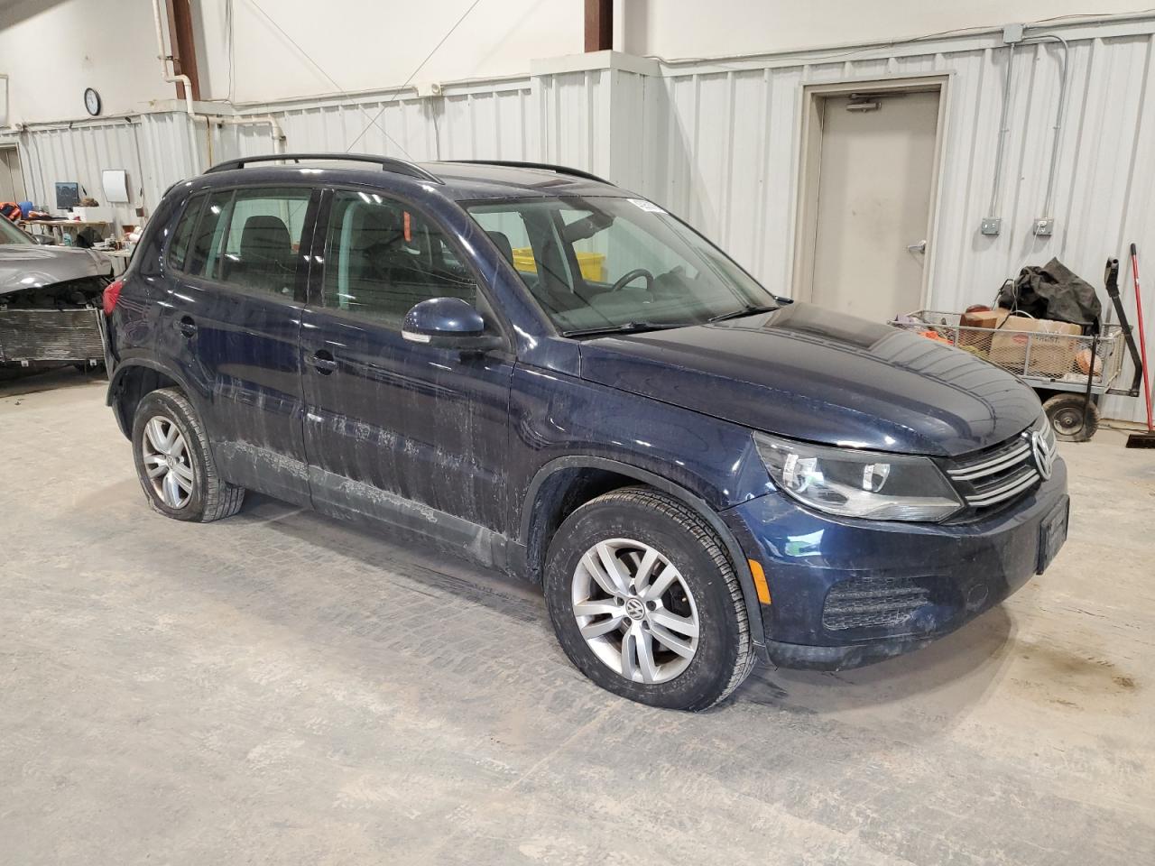 2016 Volkswagen Tiguan - Image 4