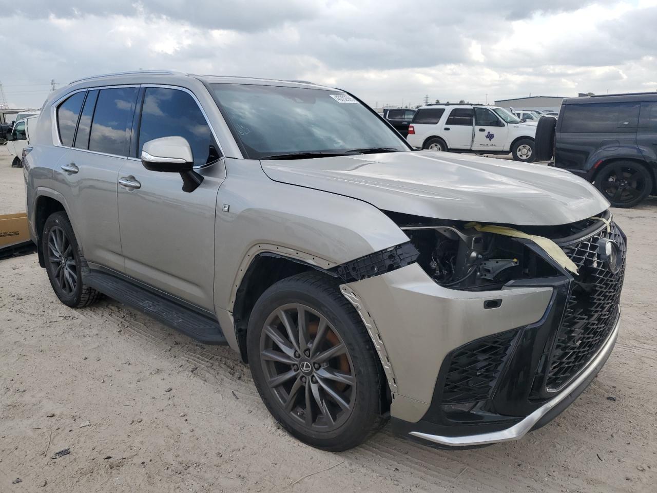2023 Lexus LX - Image 4
