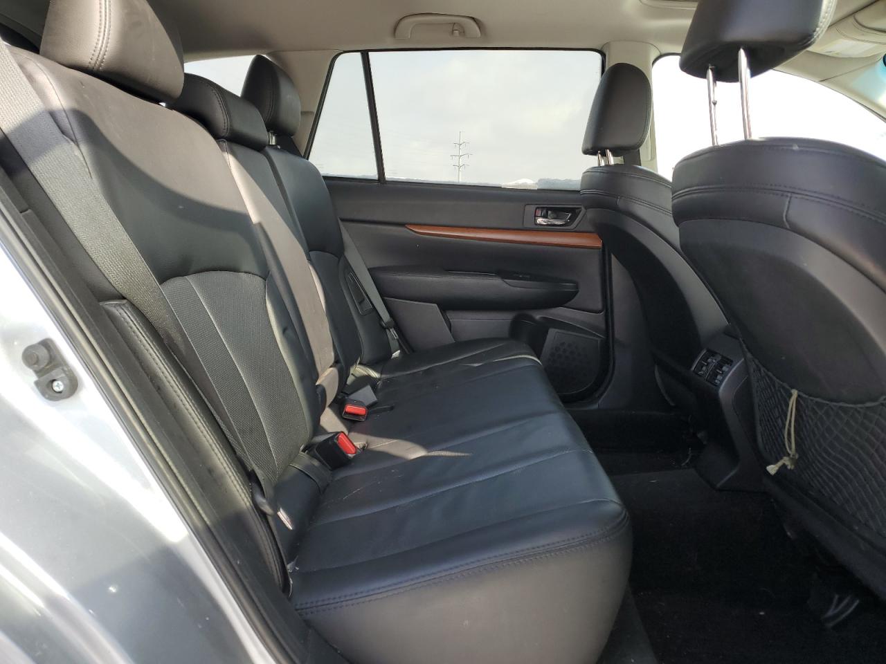2013 Subaru Outback - Image 11