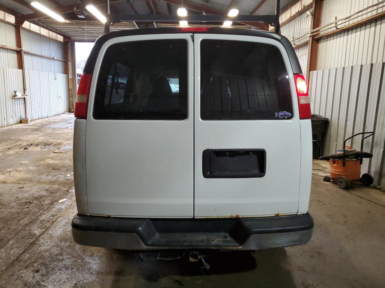 2011 Chevrolet Express - Image 6