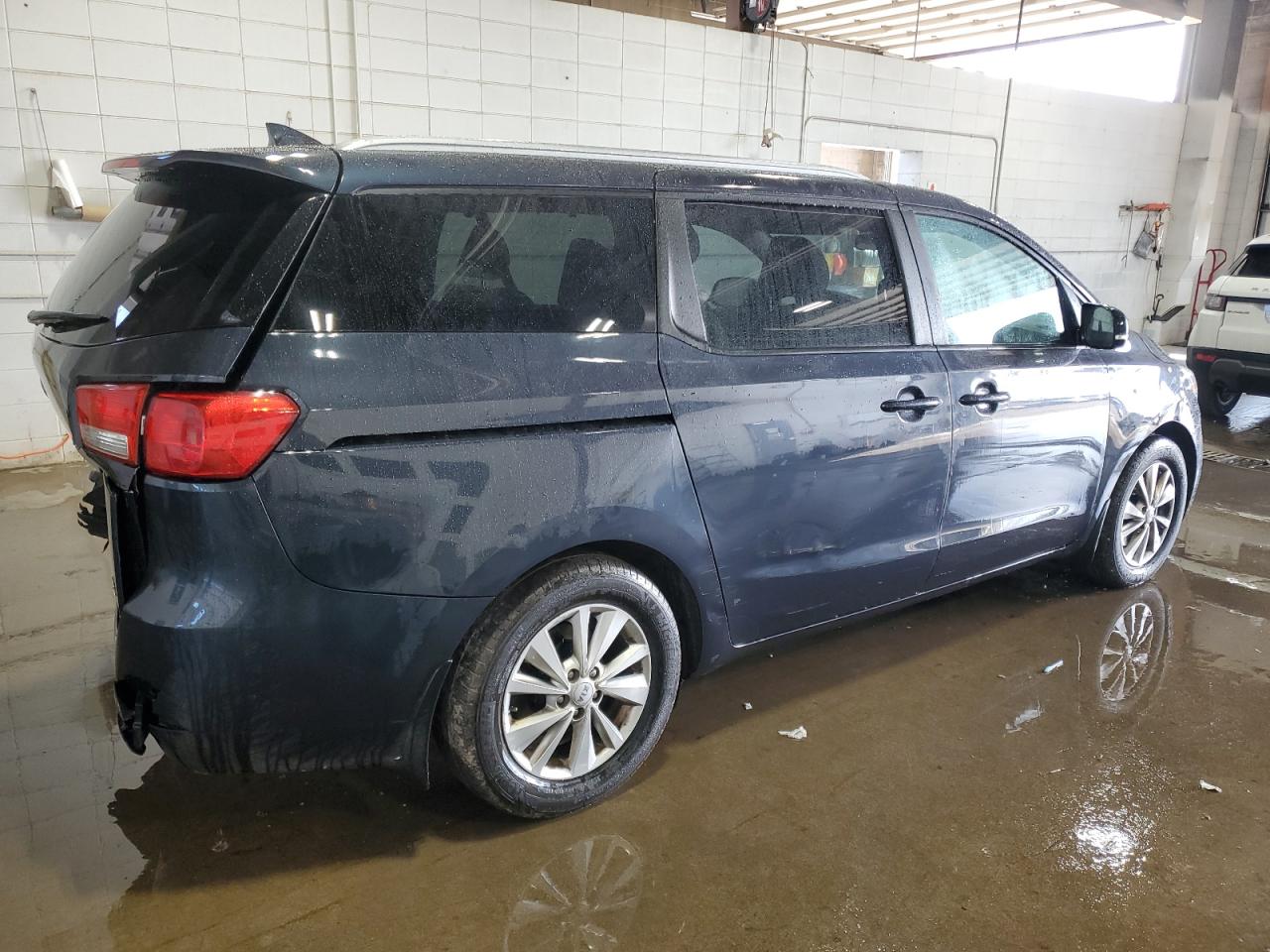 2016 Kia Sedona - Image 3