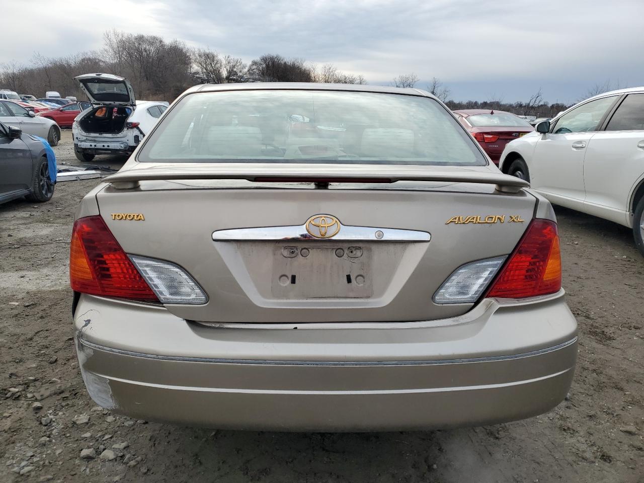 2000 Toyota Avalon - Image 6