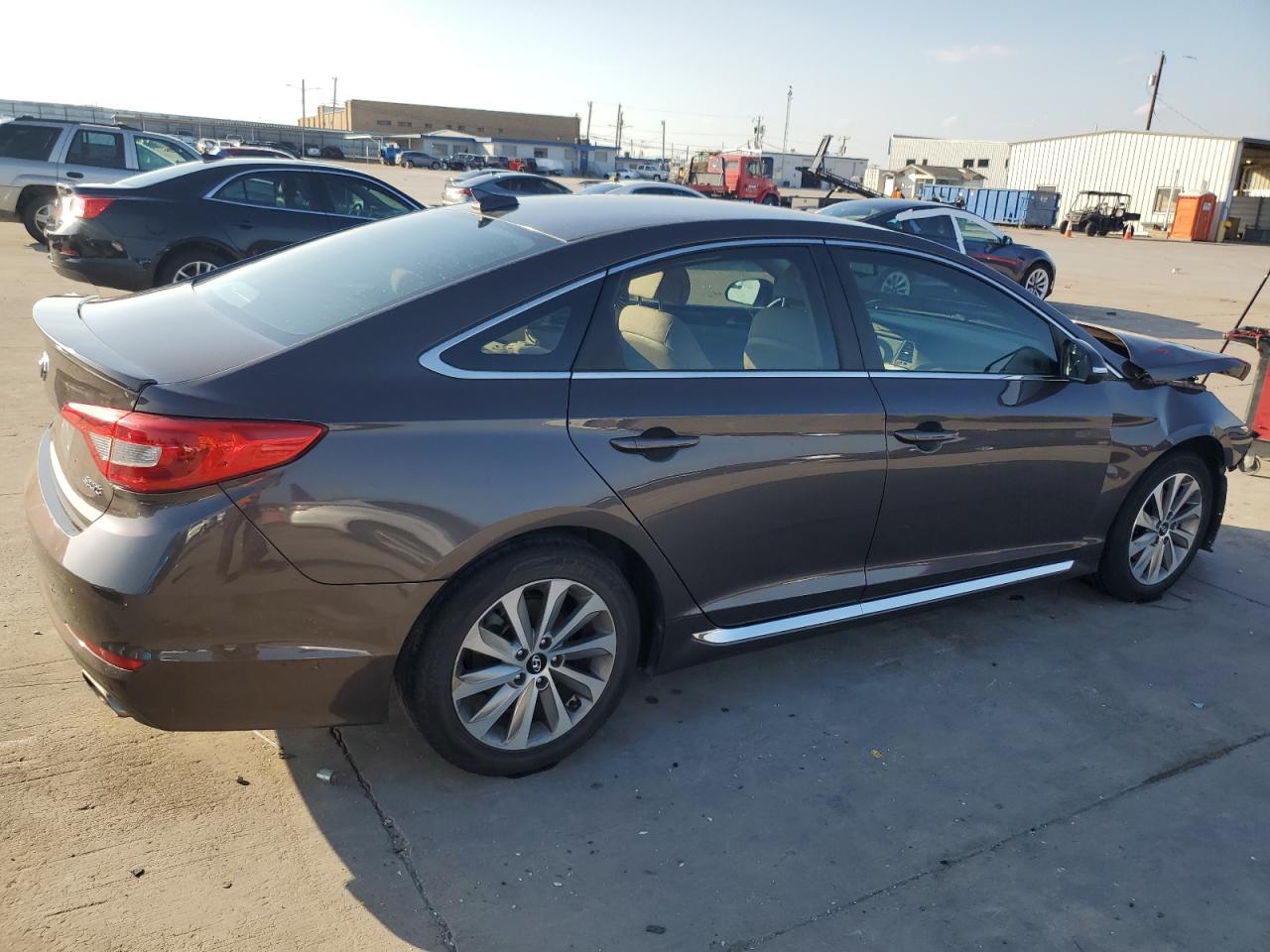 2016 Hyundai Sonata - Image 3