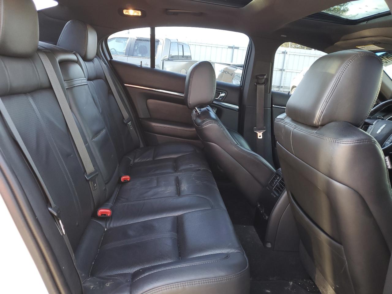 2011 Lincoln MKS - Image 10