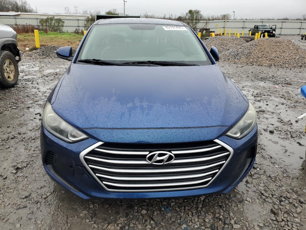 2017 Hyundai Elantra - Image 5