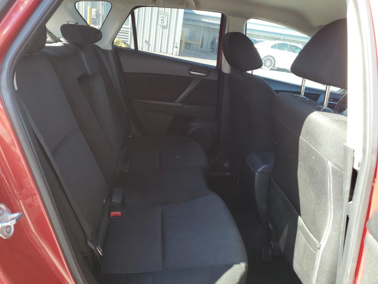 2013 Mazda 3 - Image 10