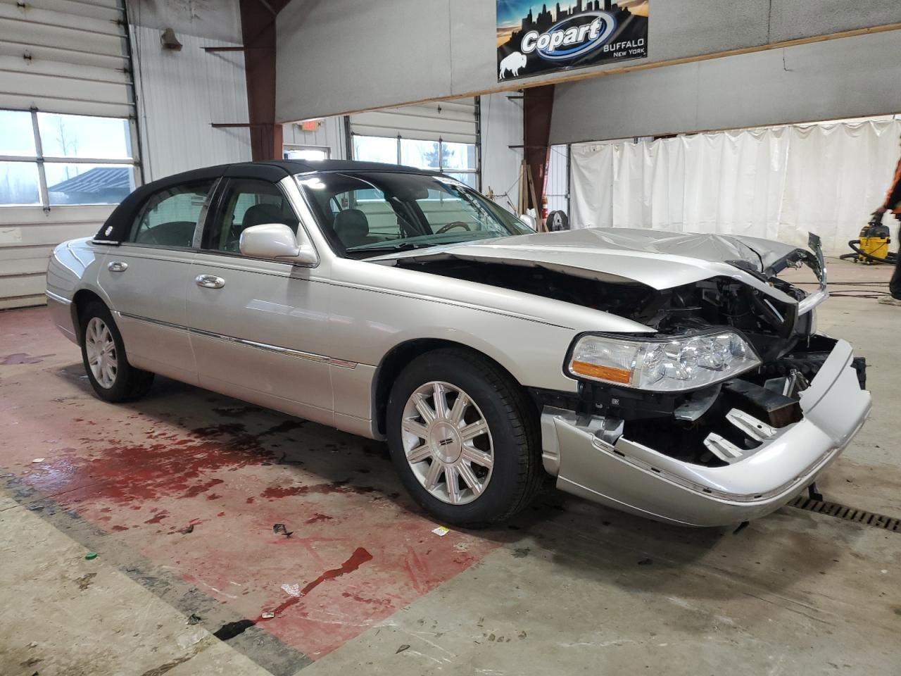 2008 Lincoln Town Car - Image 4