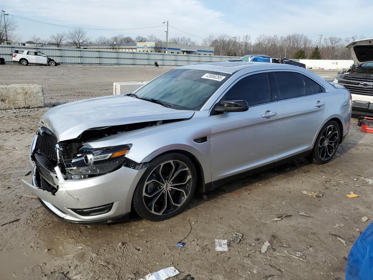 2015 Ford Taurus - Image 1