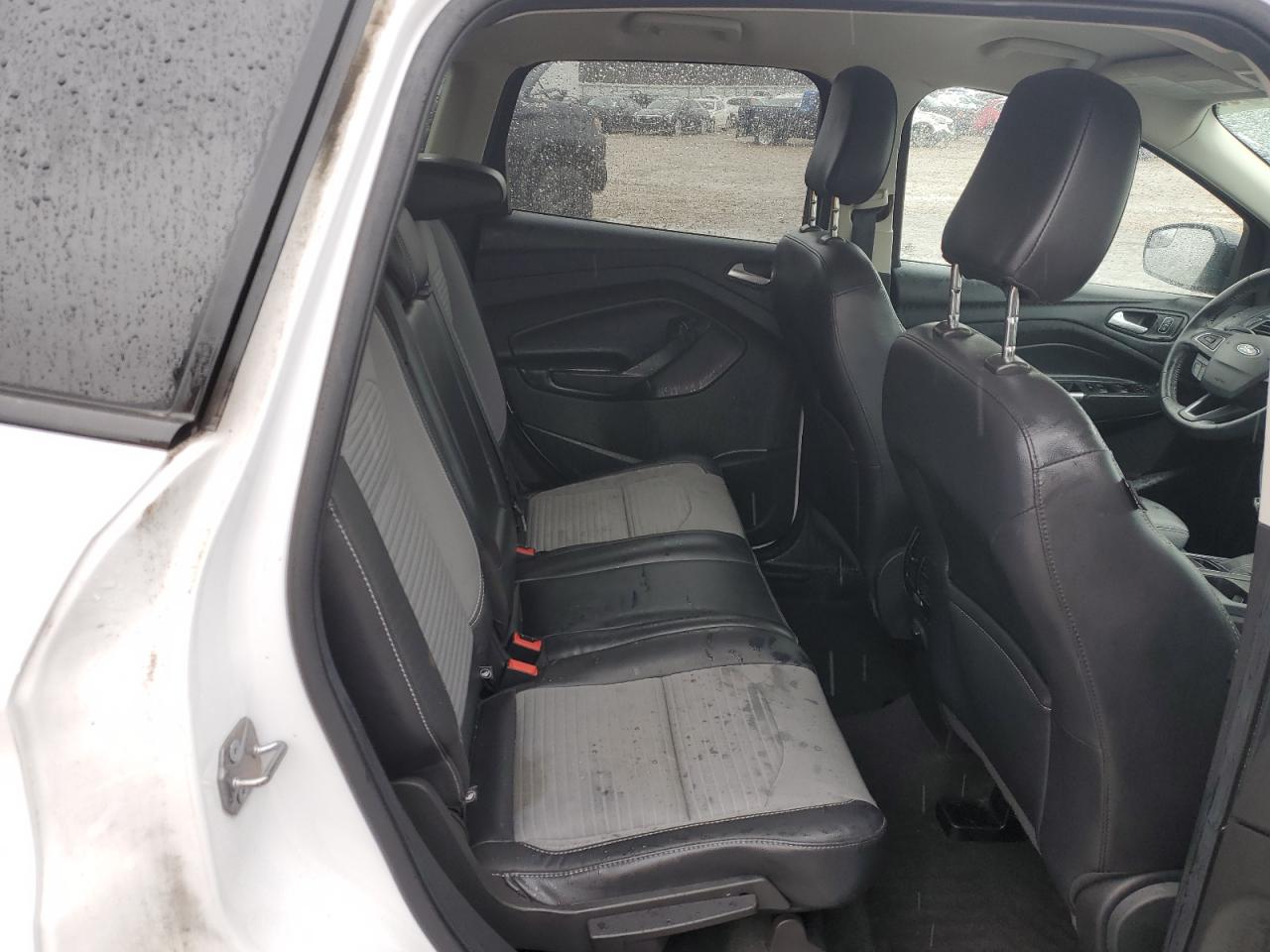 2019 Ford Escape - Image 11