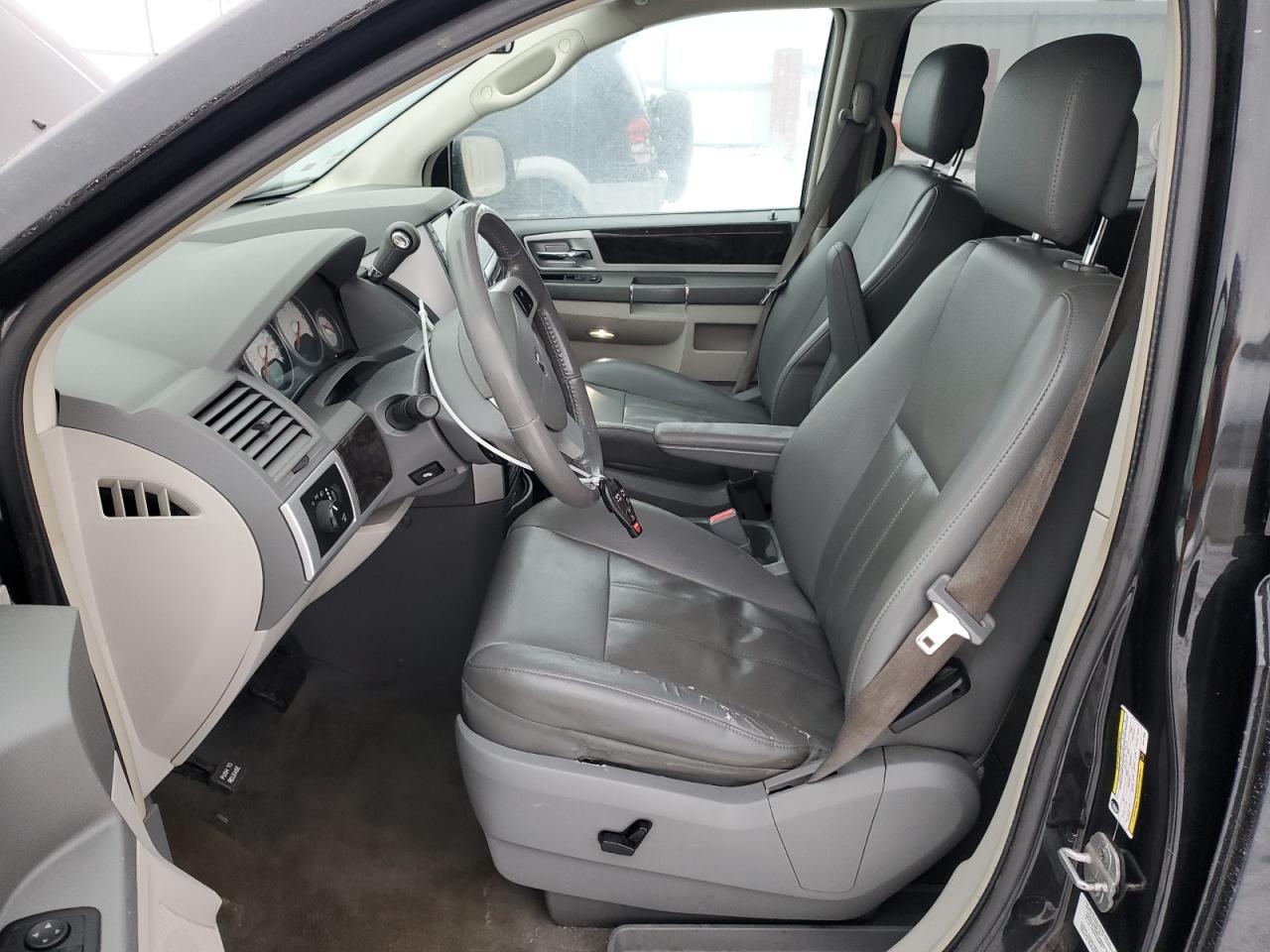 2010 Dodge Caravan - Image 7