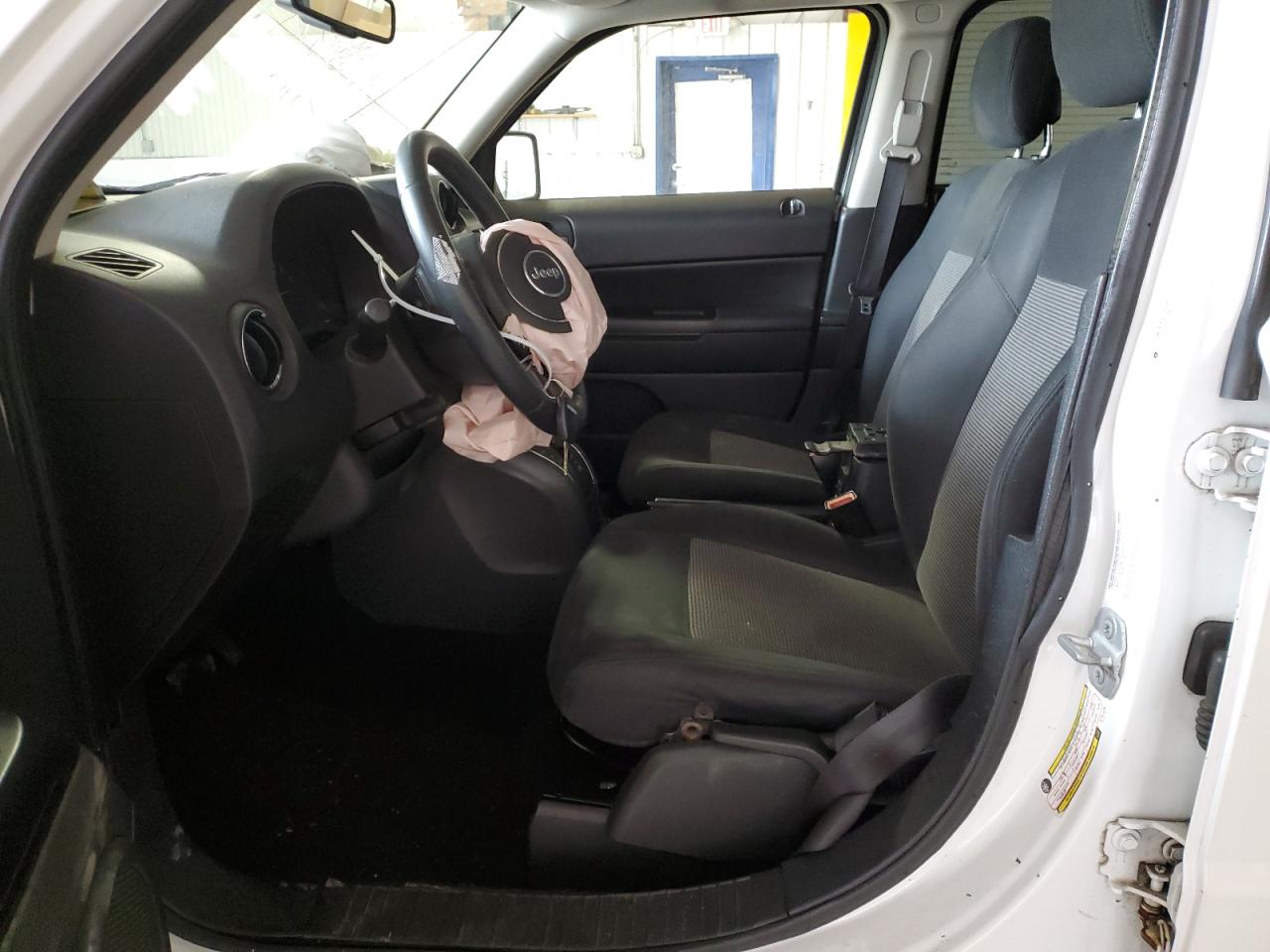 2012 Jeep Liberty (Patriot) - Image 7