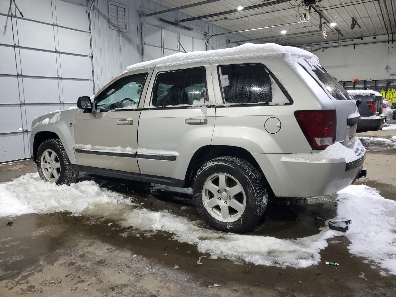 2008 Jeep Grand Cherokee - Image 2