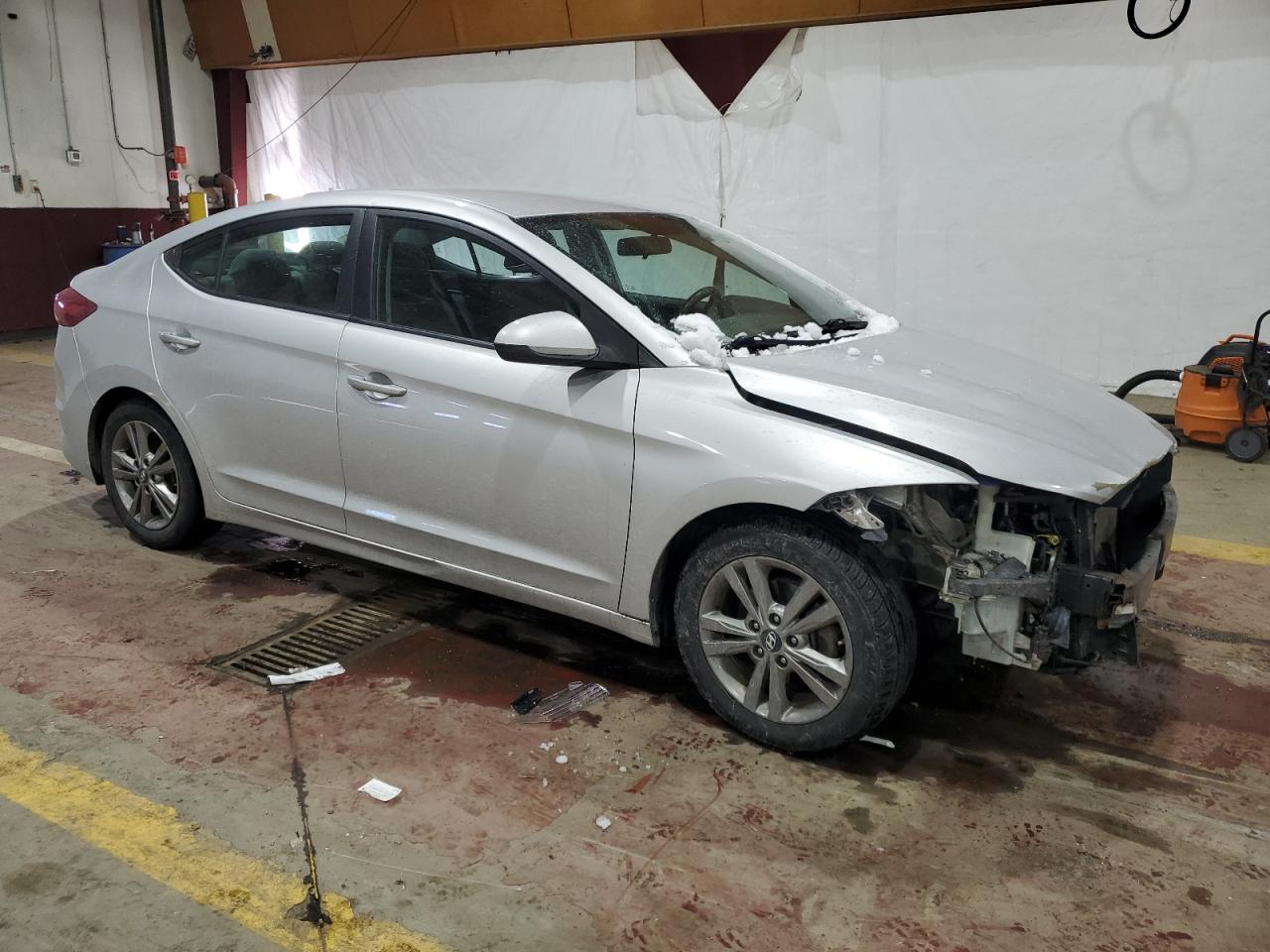 2017 Hyundai Elantra - Image 4