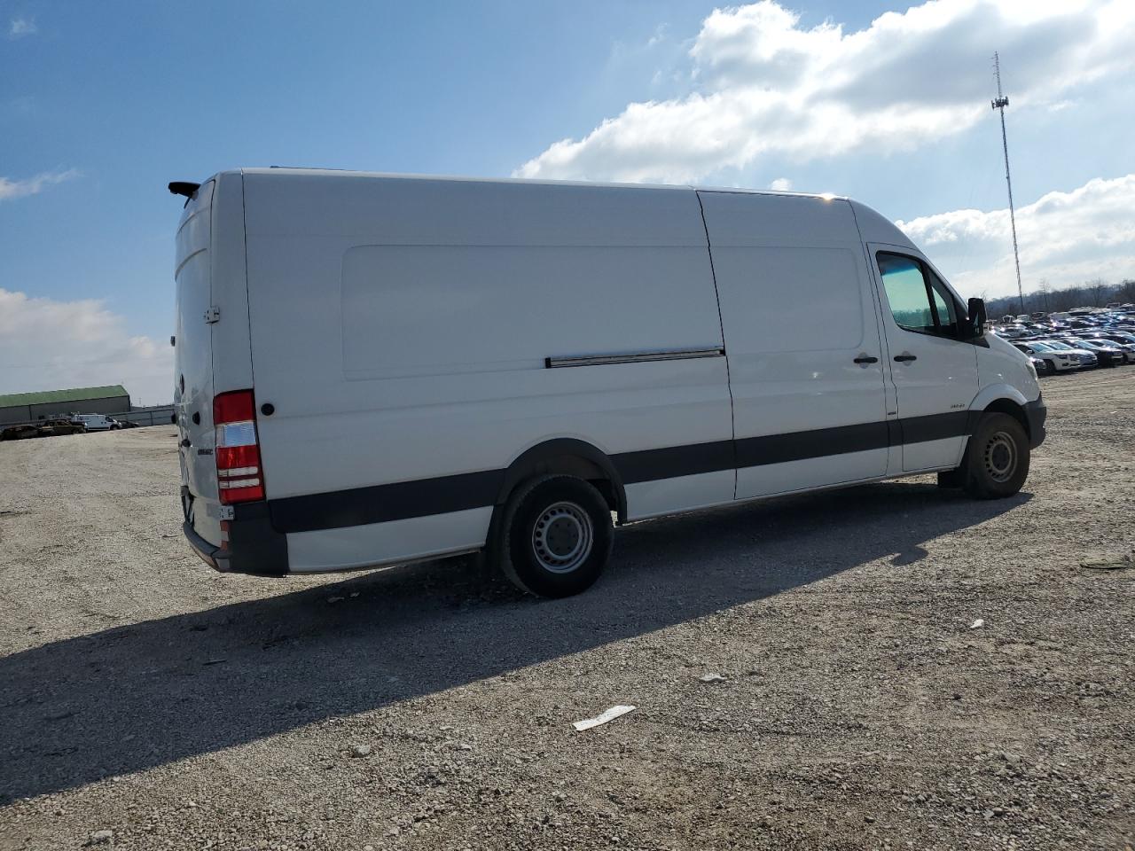 2015 Mercedes-Benz Sprinter - Image 3